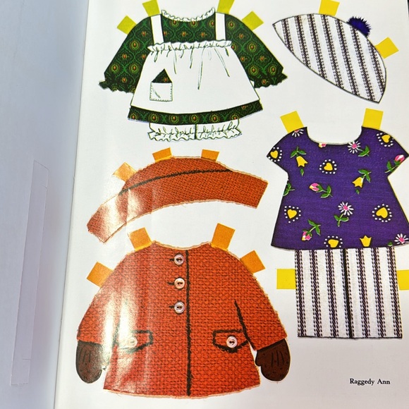 Raggedy Ann paper doll - Picture 3 of 7